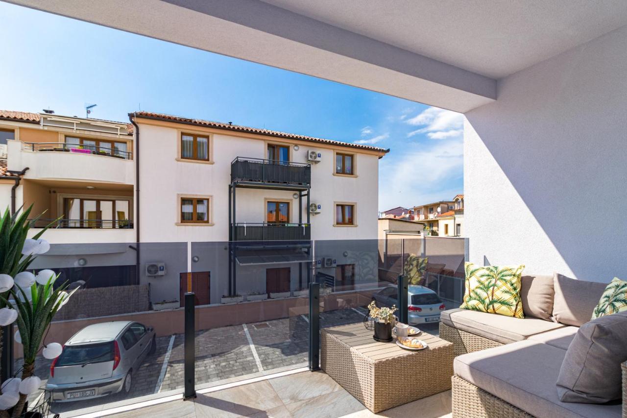 Apartment M****, New City Apartment + Parking Pula Exterior photo